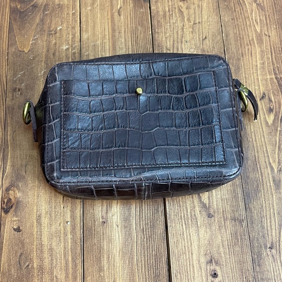 Madewell Handbags - Madewell transport camera bag brown croc embossed leather **NO STRAPS**